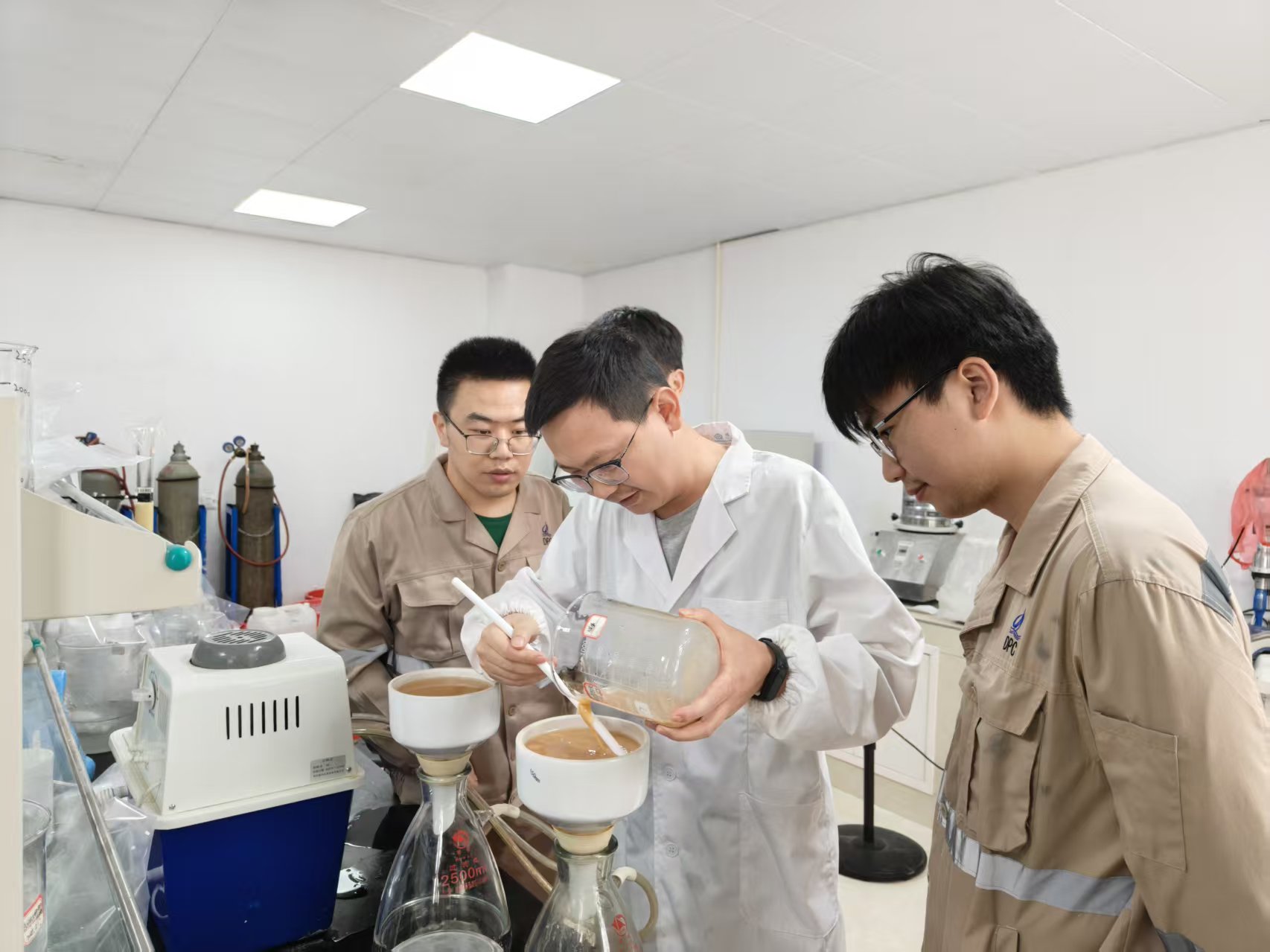 扎根锂业，攻坚路上让&ldquo;锂&rdquo;想花开｜AGgame官网锂业研发部90后工程师徐苗